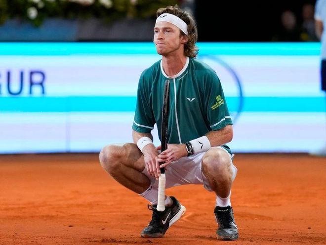 反复出现 反复出现